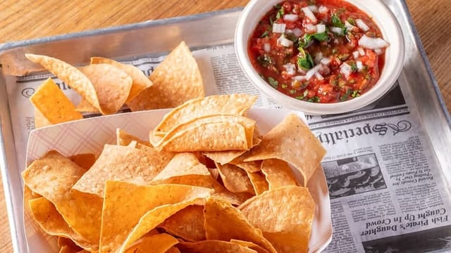 Fiesta Chips y Salsa.
